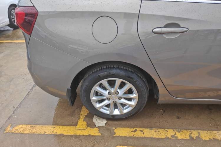 Used Buick GL6 2019 18T 6-Seater Elite Version China VI Standard Right Rear Wheel Hub