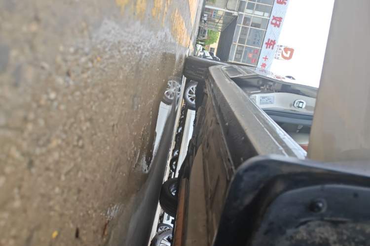 Used Buick GL6 2019 18T 6-Seater Elite Version China VI Standard Right Side Sill