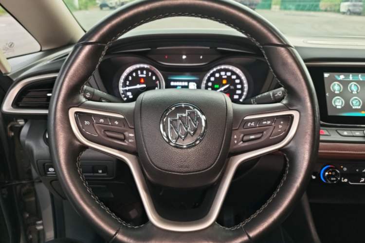 Used Buick GL6 2019 18T 6-Seater Connected Luxury Version China V Standard Steering Wheel
