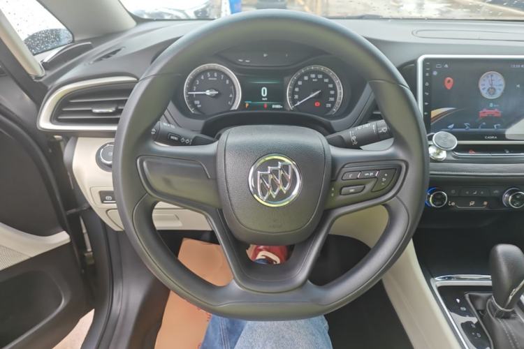 Used Buick GL6 2019 18T 6-Seater Elite Version China VI Standard Steering Wheel
