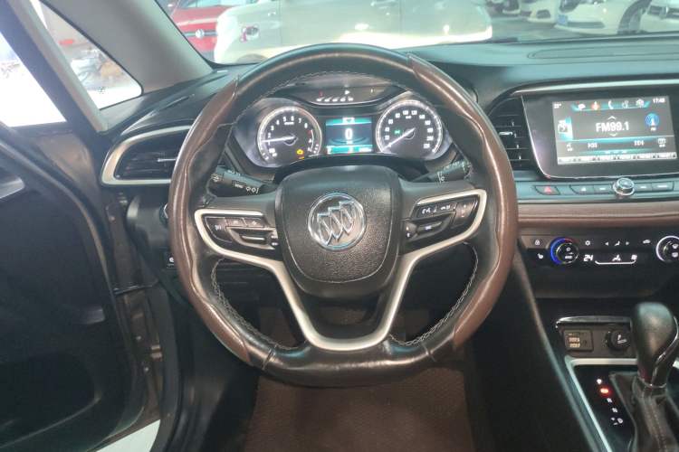 Used Buick GL6 2019 18T 6-Seater Connected Luxury Version China VI Standard Steering Wheel