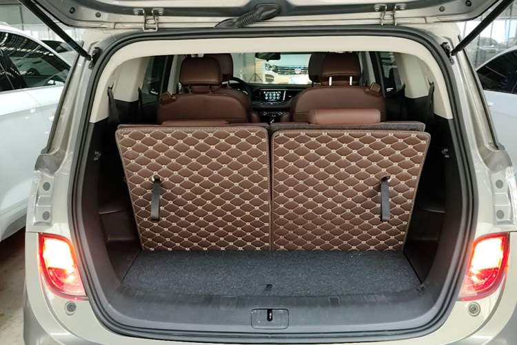 Used Buick GL6 2019 18T 6-Seater Connected Luxury Version China VI Standard Trunk