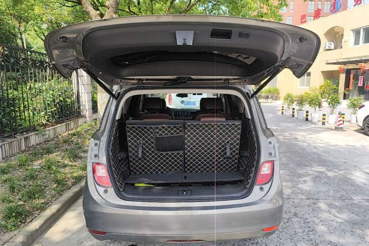 Used Buick GL6 2019 18T 6-Seater Connected Luxury Version China VI Standard Trunk