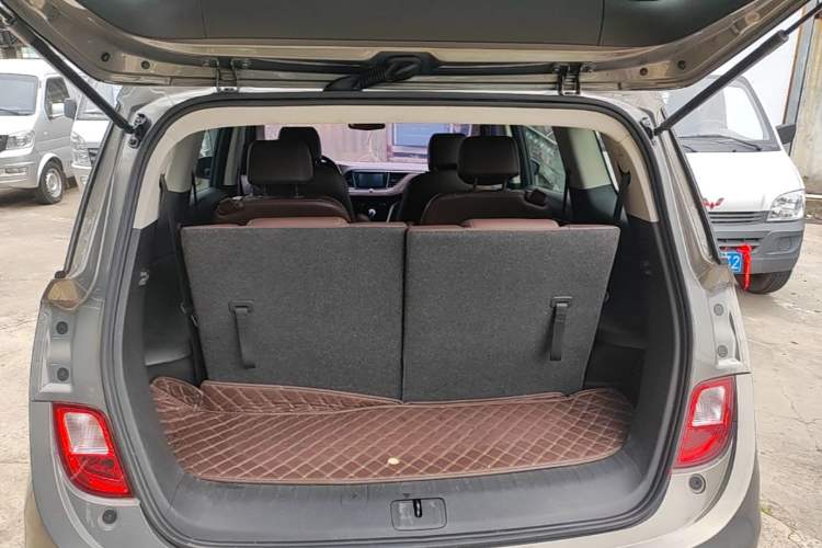 Used Buick GL6 2019 18T 6-Seater Connected Luxury Version China VI Standard Trunk