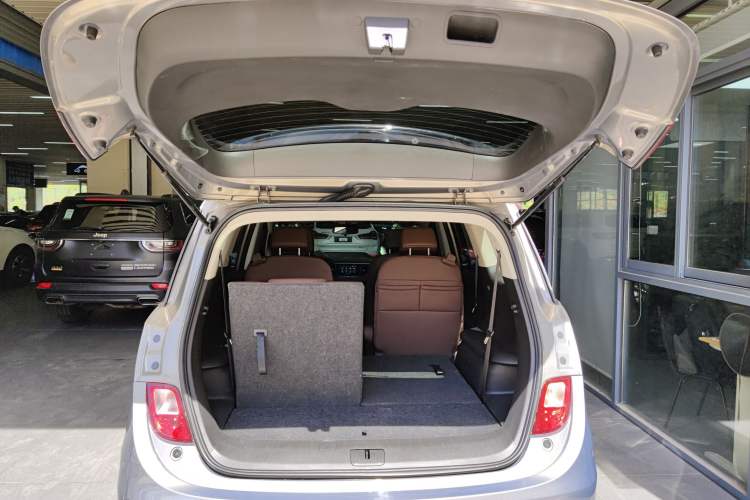 Used Buick GL6 2019 18T 6-Seater Connected Luxury Version China VI Standard Trunk