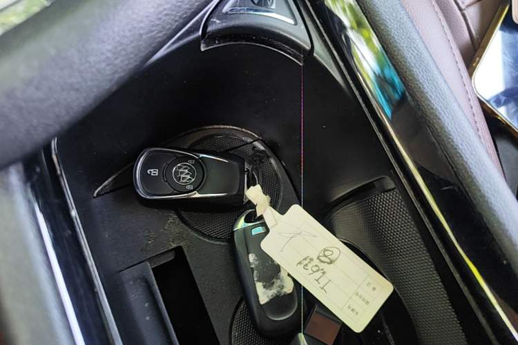 Used Buick GL6 2019 18T 6-Seater Connected Luxury Version China VI Standard Vehicle Key
