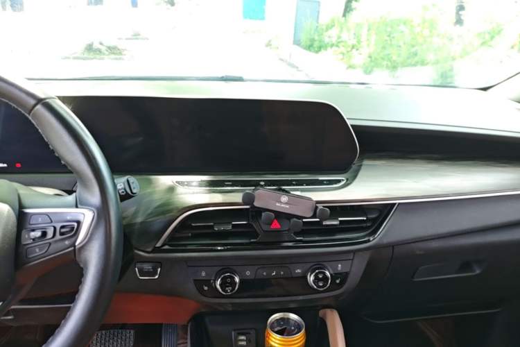 Used Buick GL6 2021 323T Mild Hybrid Connect Luxury Model Audio And AC Panel