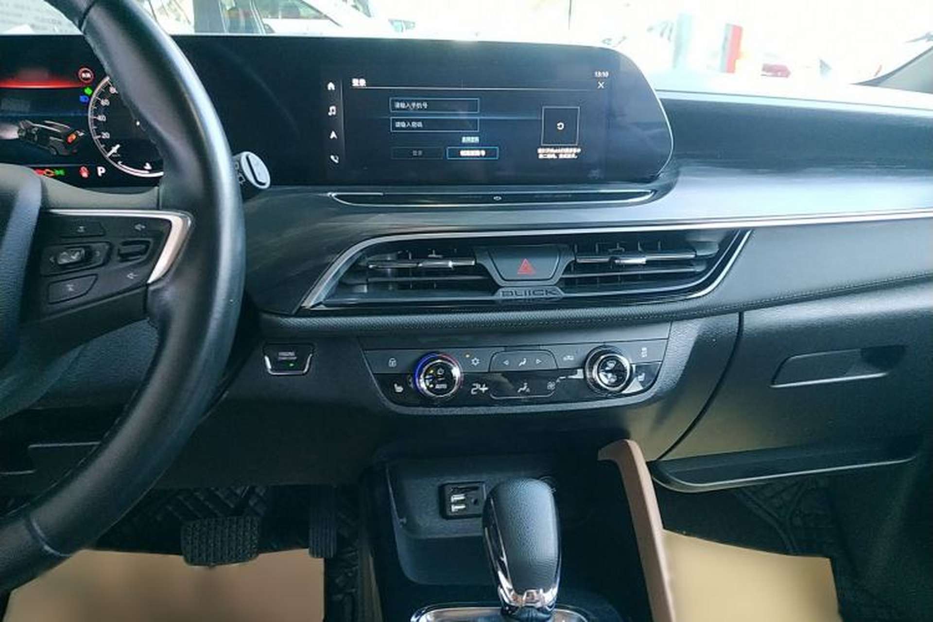 Used Buick GL6 2021 323T Mild Hybrid Connect Luxury Model Audio And AC Panel