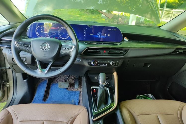 Used Buick GL6 2021 323T Mild Hybrid Connect Luxury Model Center Console