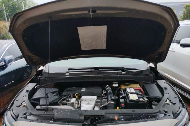 Used Buick GL6 2021 323T Mild Hybrid Connect Luxury Model Engine Bay