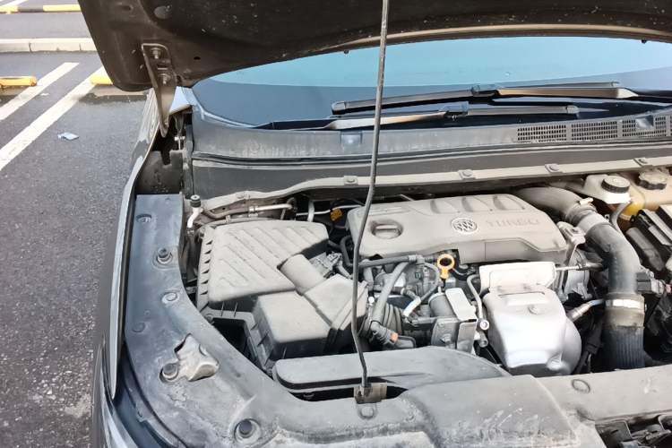 Used Buick GL6 2021 323T Mild Hybrid Connect Luxury Model Engine Bay Right
