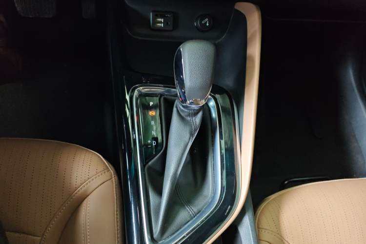 Used Buick GL6 2021 323T Mild Hybrid Connect Luxury Model Gear Lever