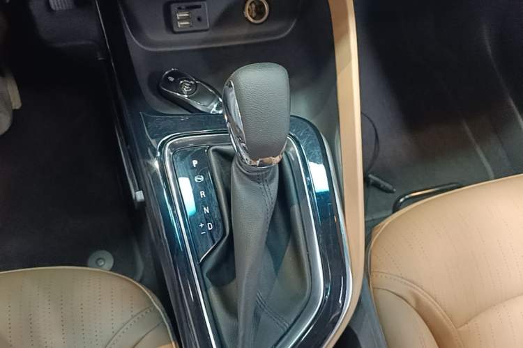 Used Buick GL6 2021 323T Mild Hybrid Connect Luxury Model Gear Lever