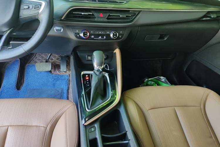 Used Buick GL6 2021 323T Mild Hybrid Connect Luxury Model Gear Lever