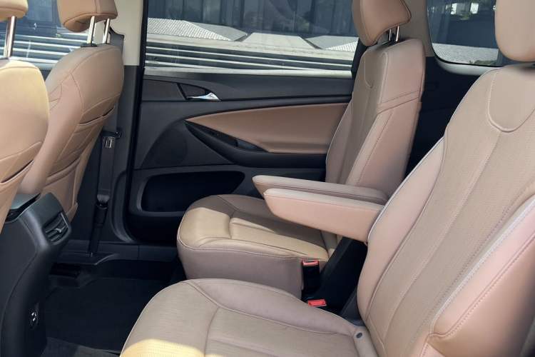Used Buick GL6 2021 323T Mild Hybrid Connect Luxury Model Interior 11