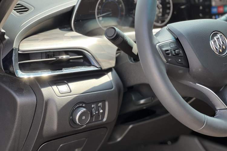 Used Buick GL6 2021 323T Mild Hybrid Connect Luxury Model Interior 12