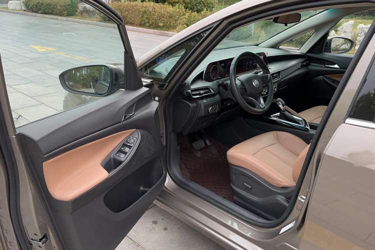 Used Buick GL6 2021 323T Mild Hybrid Connect Prestige Model Interior 4
