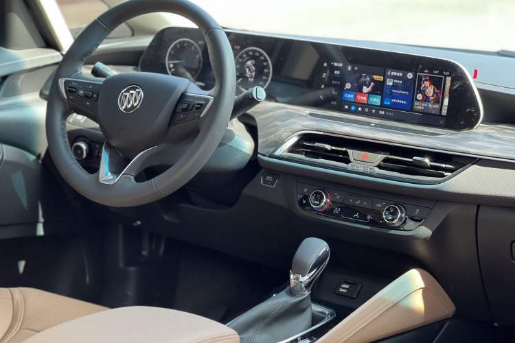 Used Buick GL6 2021 323T Mild Hybrid Connect Luxury Model Interior 4