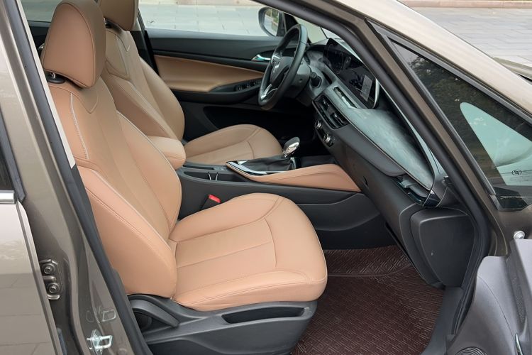 Used Buick GL6 2021 323T Mild Hybrid Connect Prestige Model Interior 5