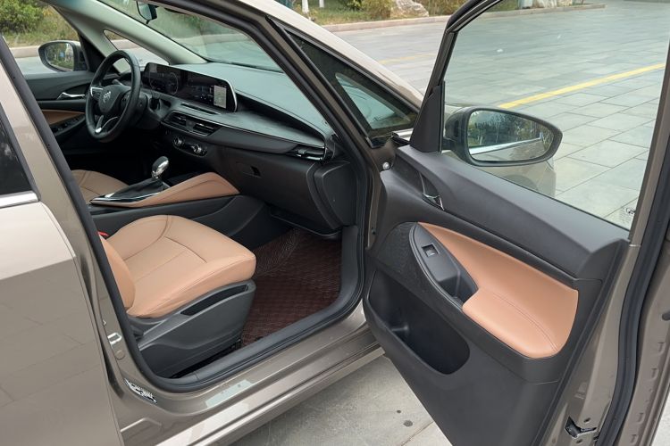 Used Buick GL6 2021 323T Mild Hybrid Connect Prestige Model Interior 6
