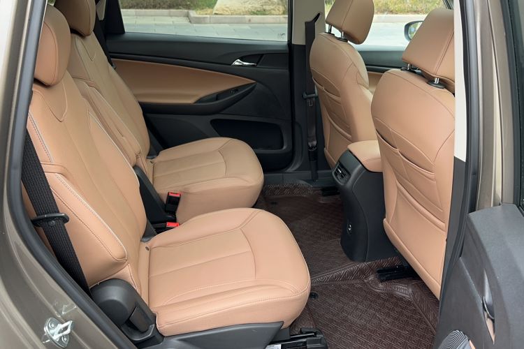 Used Buick GL6 2021 323T Mild Hybrid Connect Prestige Model Interior 8