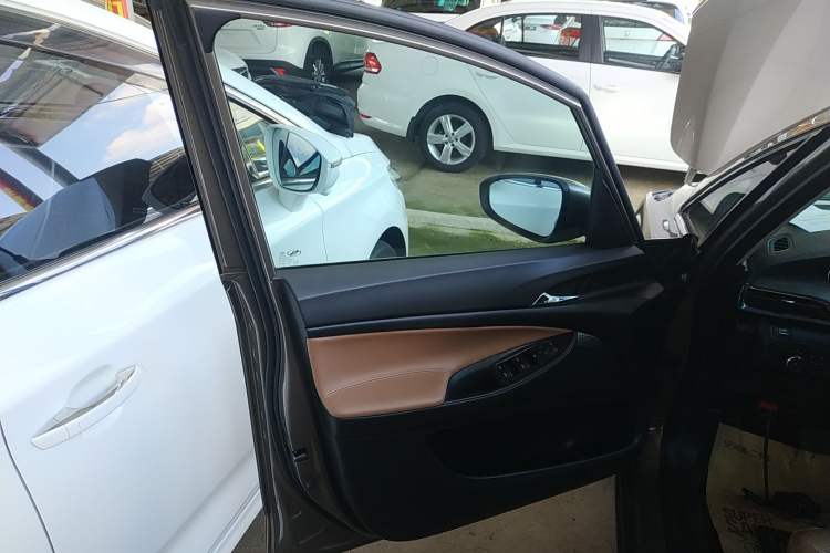 Used Buick GL6 2021 323T Mild Hybrid Connect Luxury Model Left Front Door Interior