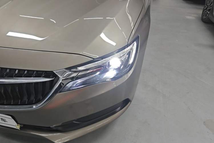 Used Buick GL6 2021 323T Mild Hybrid Connect Luxury Model Left Front Headlight