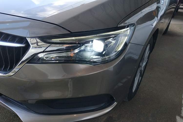 Used Buick GL6 2021 323T Mild Hybrid Connect Luxury Model Left Front Headlight