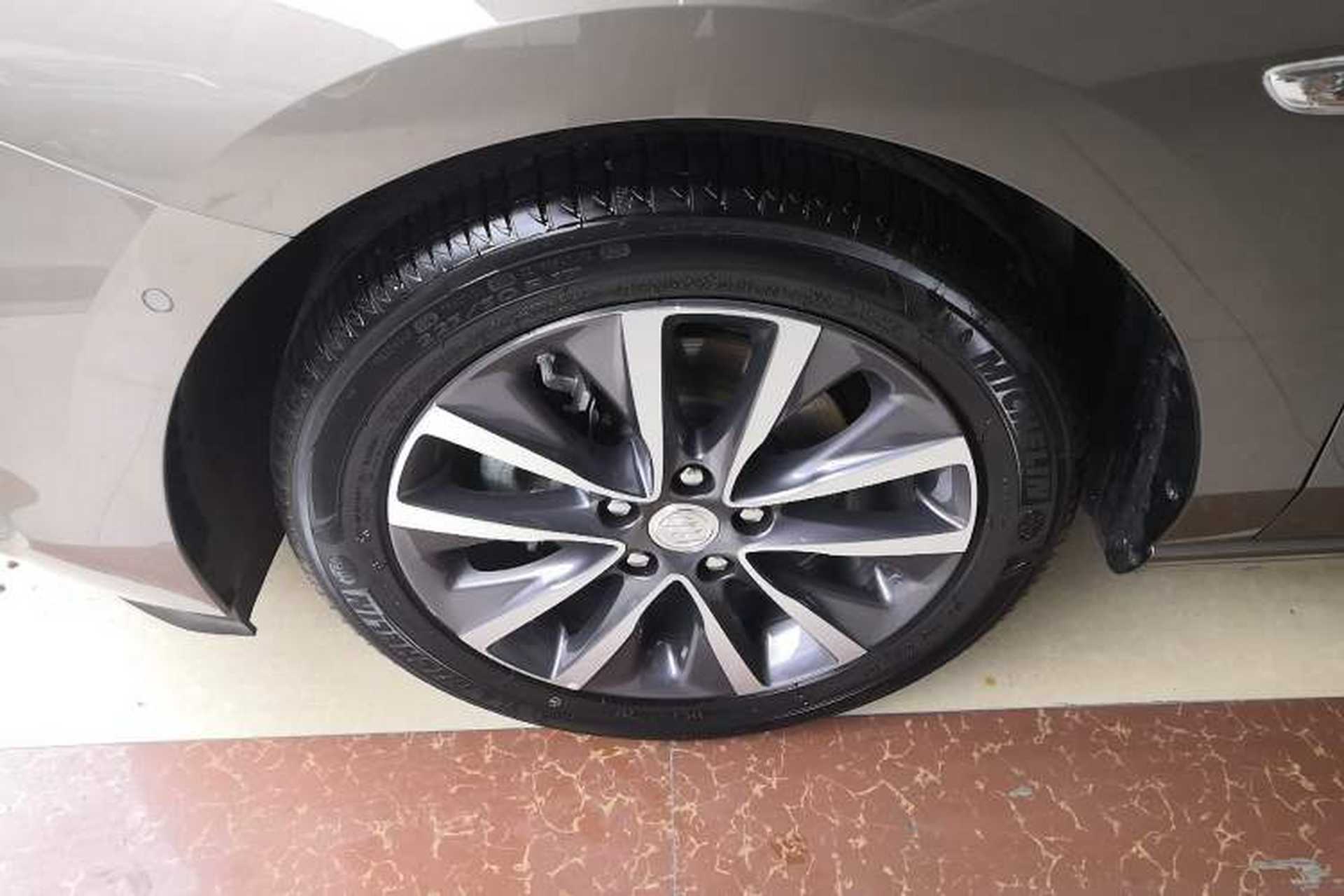 Used Buick GL6 2021 323T Mild Hybrid Connect Prestige Model Left Front Wheel Hub