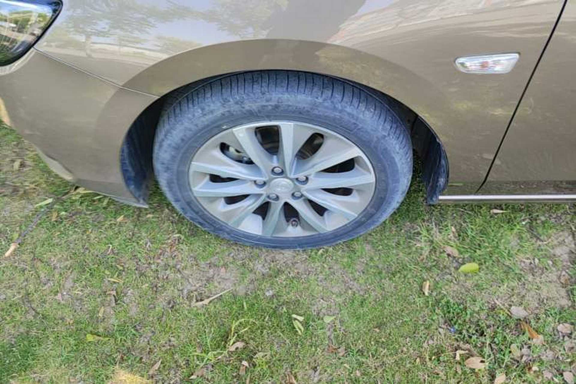 Used Buick GL6 2021 323T Mild Hybrid Connect Luxury Model Left Front Wheel Hub
