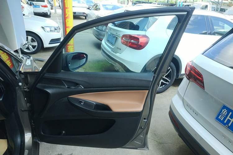 Used Buick GL6 2021 323T Mild Hybrid Connect Luxury Model Right Front Door Interior