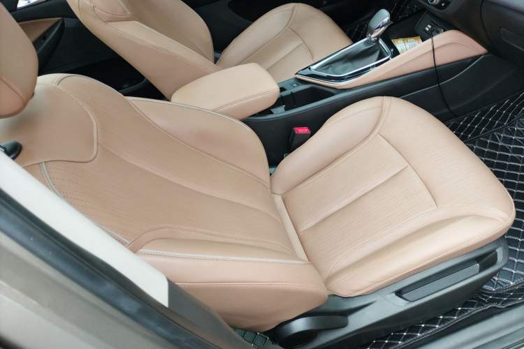 Used Buick GL6 2021 323T Mild Hybrid Connect Luxury Model Right Front Seat