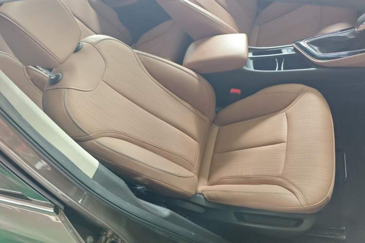 Used Buick GL6 2021 323T Mild Hybrid Connect Luxury Model Right Front Seat