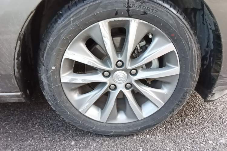 Used Buick GL6 2021 323T Mild Hybrid Connect Luxury Model Right Front Wheel Hub