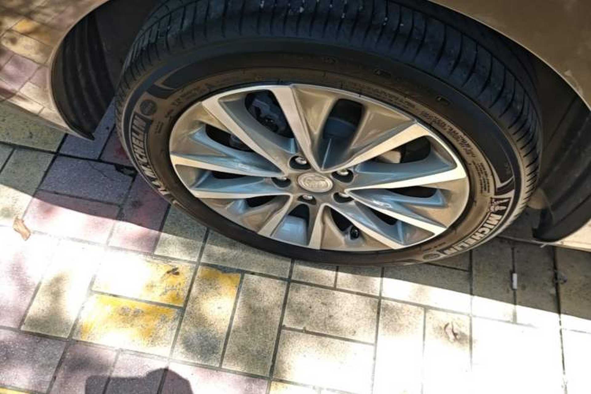 Used Buick GL6 2021 323T Mild Hybrid Connect Luxury Model Right Rear Wheel Hub