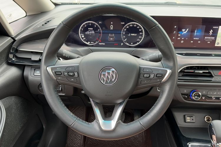 Used Buick GL6 2021 323T Mild Hybrid Connect Prestige Model Steering Wheel