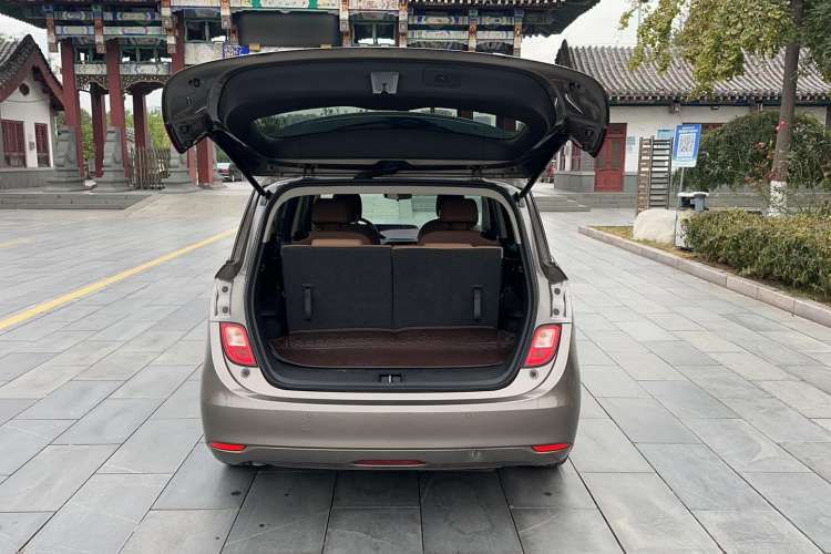 Used Buick GL6 2021 323T Mild Hybrid Connect Prestige Model Trunk