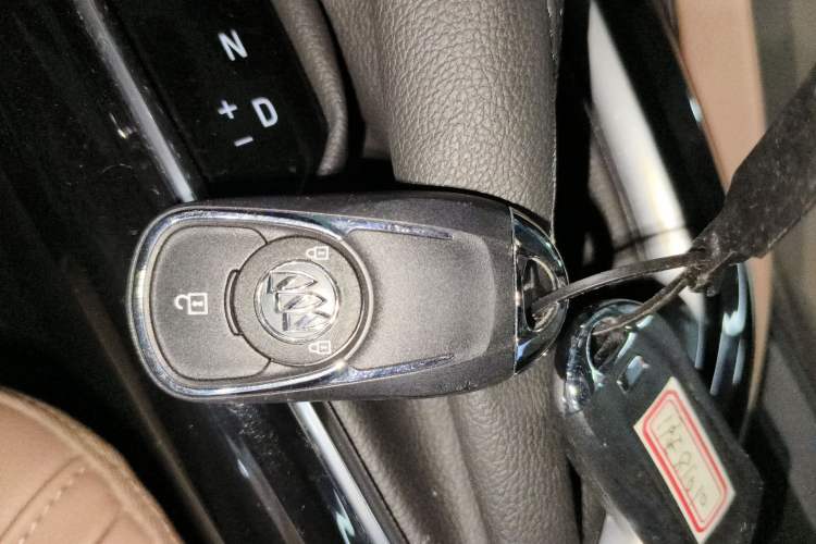 Used Buick GL6 2021 323T Mild Hybrid Connect Prestige Model Vehicle Key