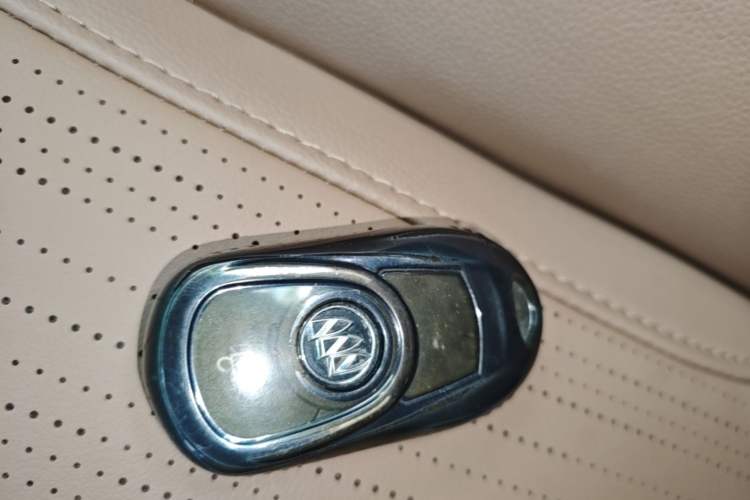 Used Buick GL6 2021 323T Mild Hybrid Connect Luxury Model Vehicle Key