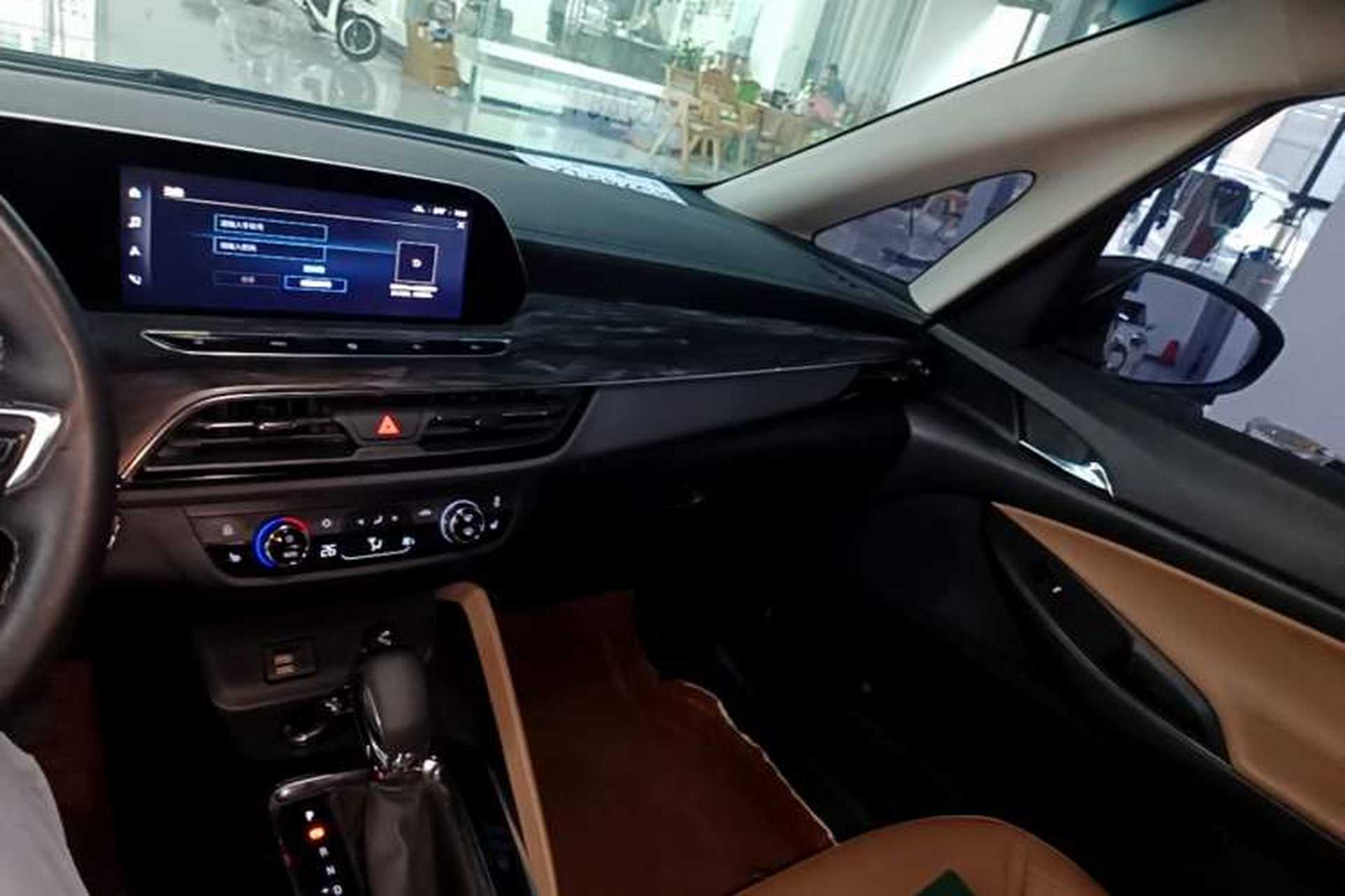 Used Buick GL6 2021 323T Mild Hybrid Connect Luxury Model Audio And AC Panel