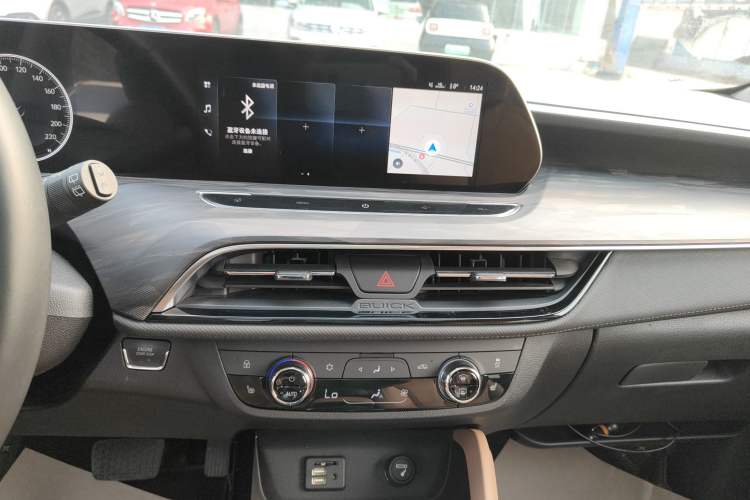 Used Buick GL6 2021 323T Mild Hybrid Connect Luxury Model Audio And AC Panel
