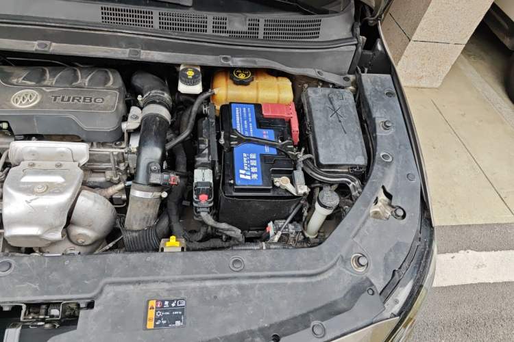 Used Buick GL6 2021 323T Mild Hybrid Connect Prestige Model Engine Bay Left