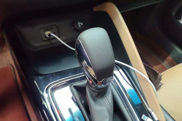 Used Buick GL6 2021 323T Mild Hybrid Connect Luxury Model Gear Lever