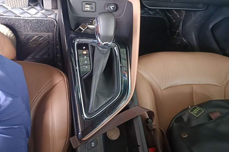 Used Buick GL6 2021 323T Mild Hybrid Connect Luxury Model Gear Lever