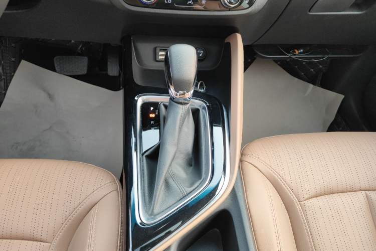 Used Buick GL6 2021 323T Mild Hybrid Connect Luxury Model Gear Lever
