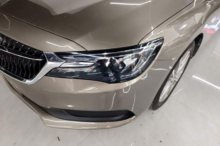 Used Buick GL6 2021 323T Mild Hybrid Connect Luxury Model Left Front Headlight