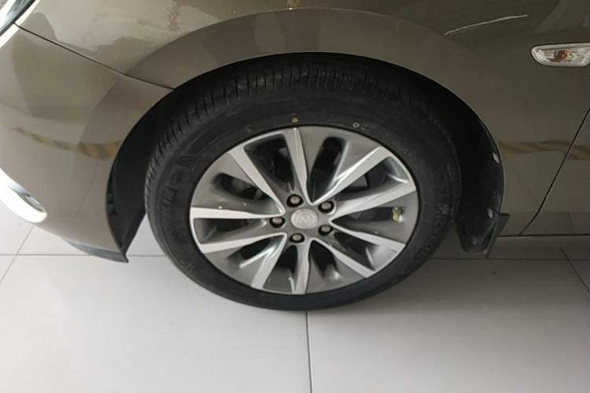 Used Buick GL6 2021 323T Mild Hybrid Connect Luxury Model Left Front Wheel Hub