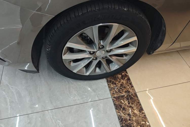 Used Buick GL6 2021 323T Mild Hybrid Connect Luxury Model Left Front Wheel Hub