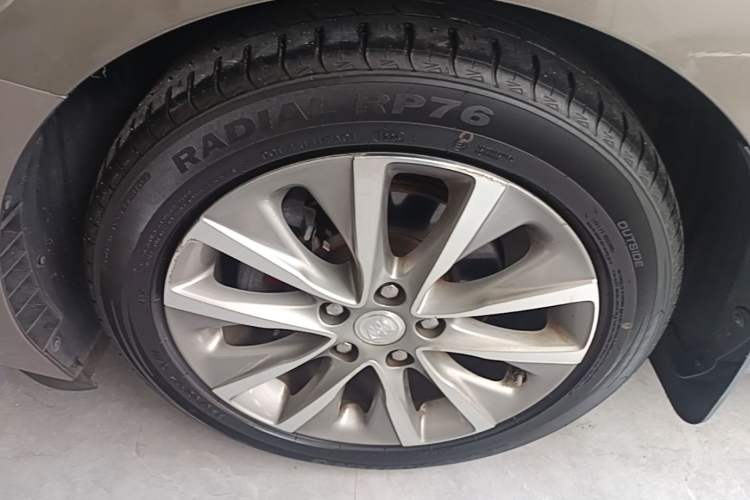 Used Buick GL6 2021 323T Mild Hybrid Connect Luxury Model Left Front Wheel Hub