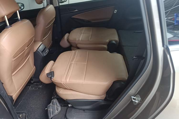Used Buick GL6 2021 323T Mild Hybrid Connect Luxury Model Left Rear Seat